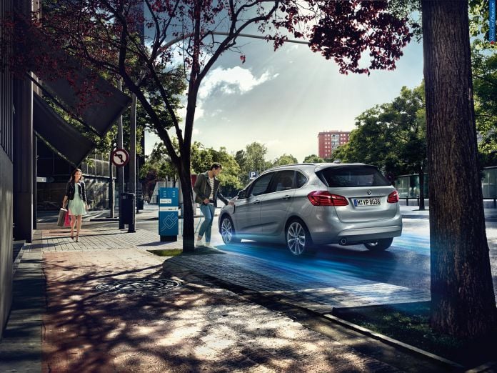2015 BMW 225XE Active Tourer - фотография 30 из 56