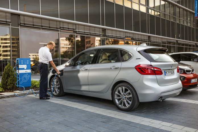 2015 BMW 225XE Active Tourer - фотография 33 из 56