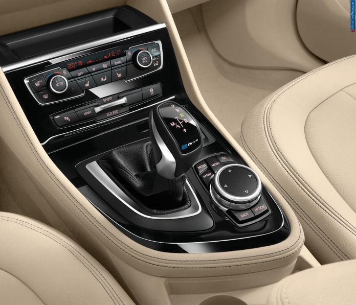 2015 BMW 225XE Active Tourer - фотография 47 из 56 2015 BMW 225XE Active Tourer - фотография 47 из 56