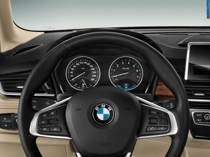 2015 BMW 225XE Active Tourer - фотография 48 из 56