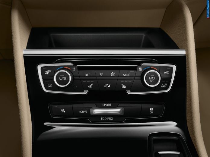 2015 BMW 225XE Active Tourer - фотография 49 из 56 2015 BMW 225XE Active Tourer - фотография 49 из 56