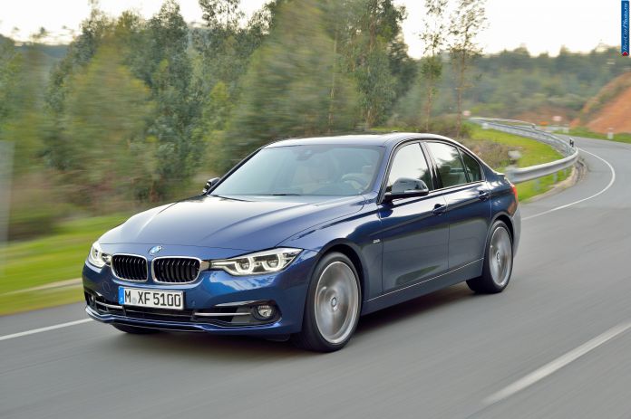 2015 BMW 3-Series - фотография 2 из 15
