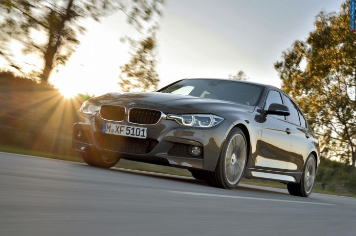 2015 BMW 3-Series - фотография 3 из 15
