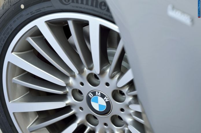 2015 BMW 3-Series Touring - фотография 9 из 15 2015 BMW 3-Series Touring - фотография 9 из 15