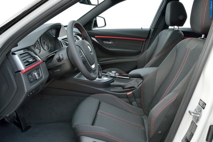 2015 BMW 3-Series Touring - фотография 14 из 15