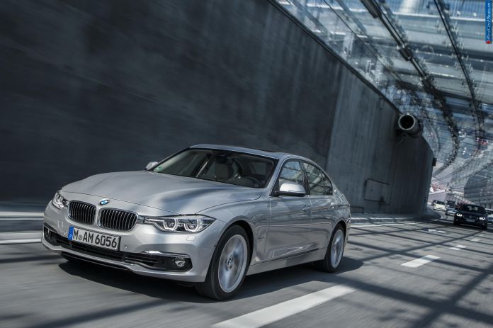 2015 BMW 330e - фотография 17 из 50 2015 BMW 330e - фотография 17 из 50