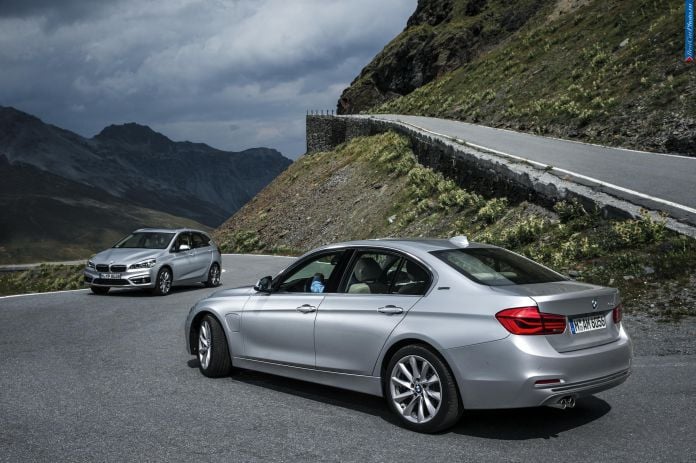 2015 BMW 330e - фотография 19 из 50 2015 BMW 330e - фотография 19 из 50