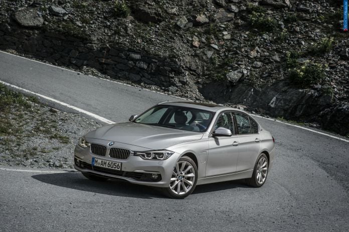 2015 BMW 330e - фотография 25 из 50