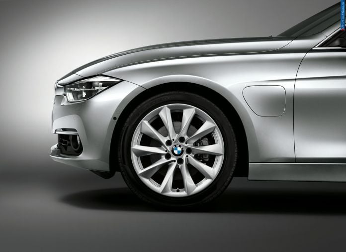 2015 BMW 330e - фотография 31 из 50 2015 BMW 330e - фотография 31 из 50