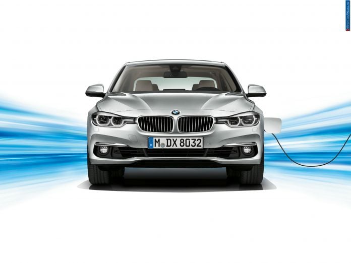 2015 BMW 330e - фотография 34 из 50 2015 BMW 330e - фотография 34 из 50