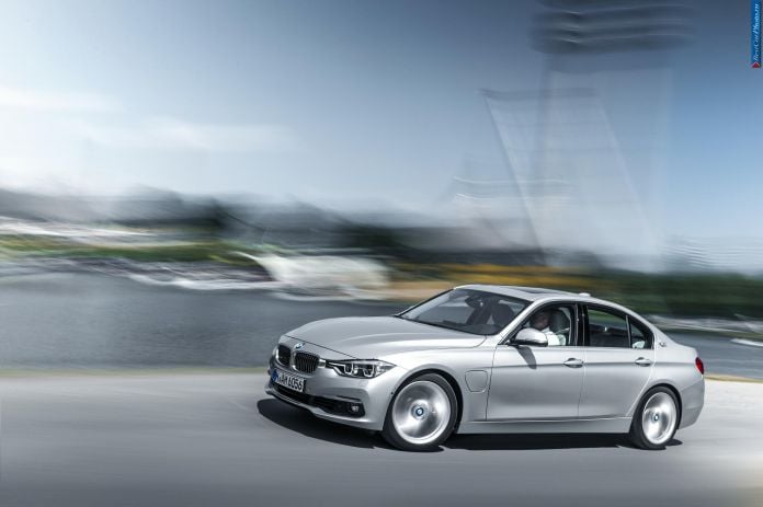 2015 BMW 330e - фотография 40 из 50 2015 BMW 330e - фотография 40 из 50