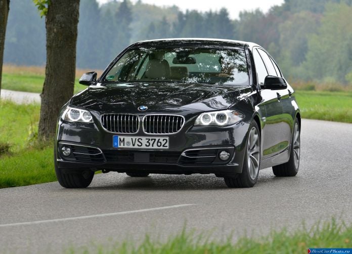 2015 BMW 518d - фотография 12 из 20