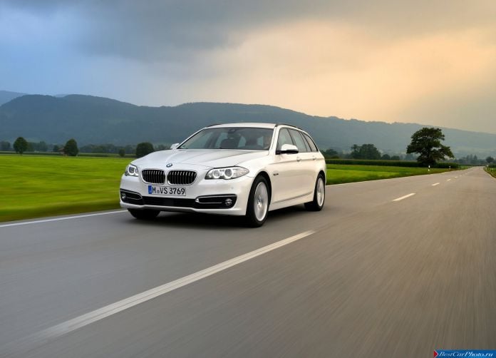 2015 BMW 520d Touring - фотография 16 из 44