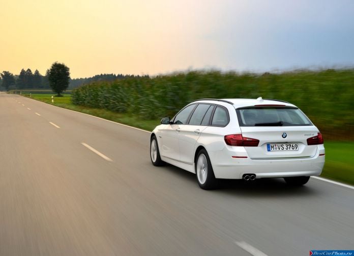 2015 BMW 520d Touring - фотография 28 из 44