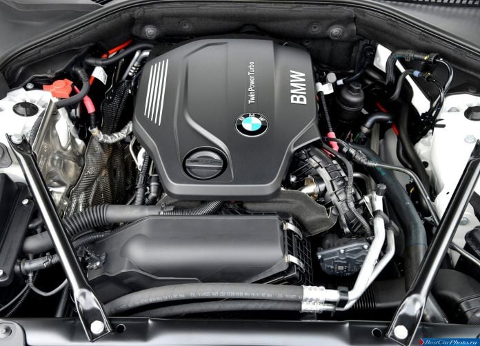 2015 BMW 520d Touring - фотография 42 из 44