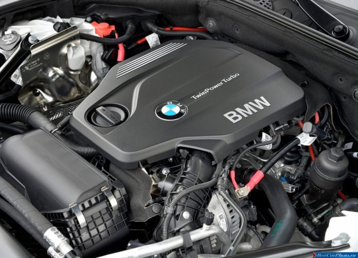 2015 BMW 520d Touring - фотография 43 из 44