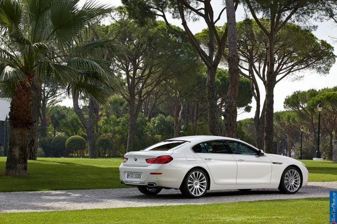 2015 BMW 6-Series Gran Coupe - фотография 11 из 29 2015 BMW 6-Series Gran Coupe - фотография 11 из 29
