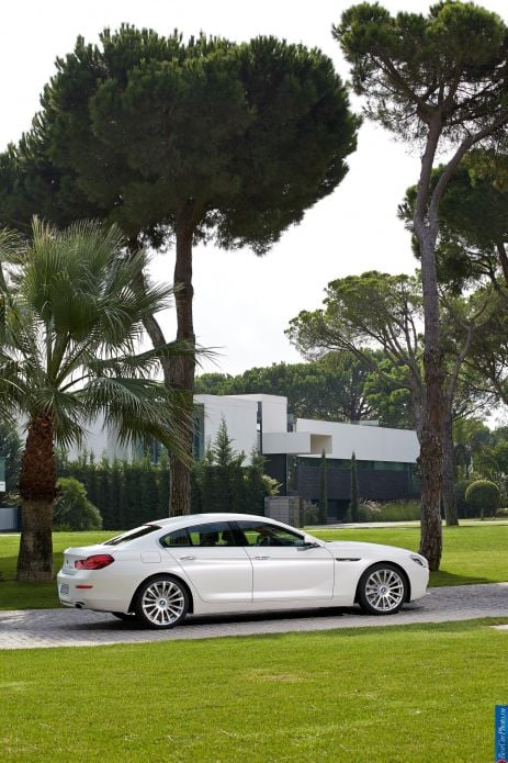 2015 BMW 6-Series Gran Coupe - фотография 12 из 29 2015 BMW 6-Series Gran Coupe - фотография 12 из 29