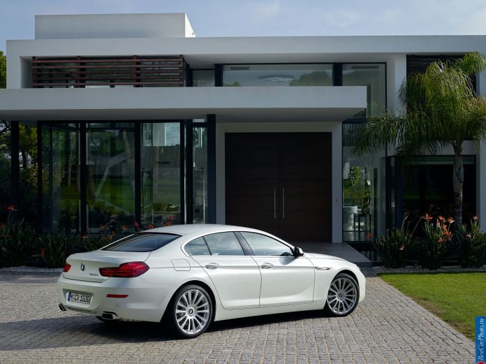 2015 BMW 6-Series Gran Coupe - фотография 15 из 29 2015 BMW 6-Series Gran Coupe - фотография 15 из 29