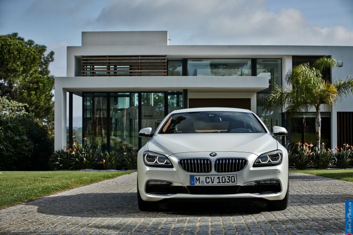 2015 BMW 6-Series Gran Coupe - фотография 16 из 29 2015 BMW 6-Series Gran Coupe - фотография 16 из 29