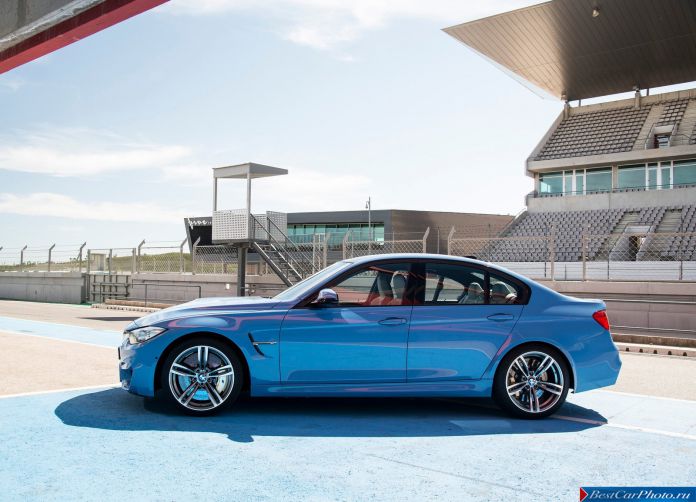 2015 BMW M3 Sedan - фотография 28 из 89