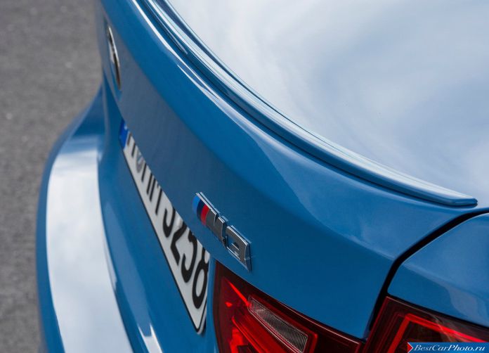 2015 BMW M3 Sedan - фотография 85 из 89