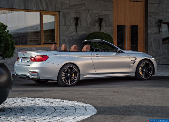 2015 BMW M4 Convertible - фотография 124 из 252