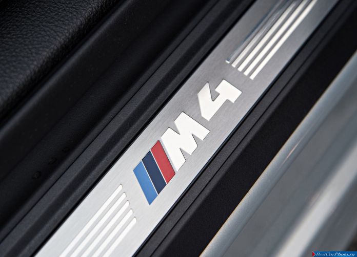 2015 BMW M4 Convertible - фотография 215 из 252