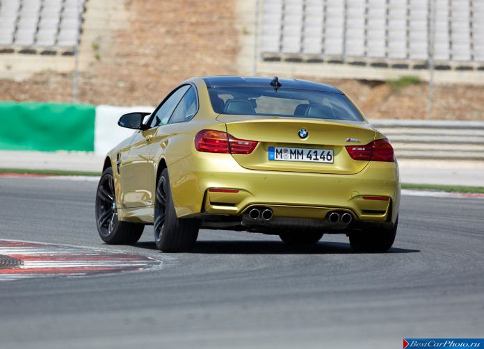 2015 BMW M4 Coupe - фотография 56 из 110