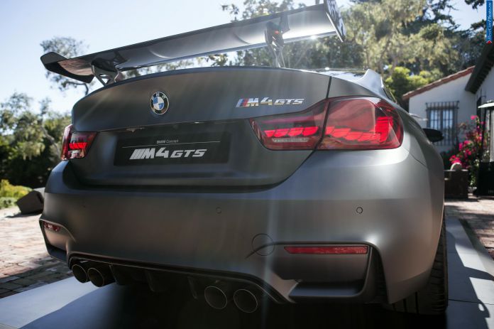 2015 BMW M4 GTS Concept - фотография 14 из 15 2015 BMW M4 GTS Concept - фотография 14 из 15