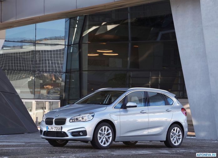 2016 BMW 225xe Active Tourer - фотография 4 из 118