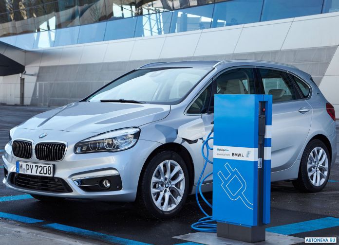2016 BMW 225xe Active Tourer - фотография 6 из 118