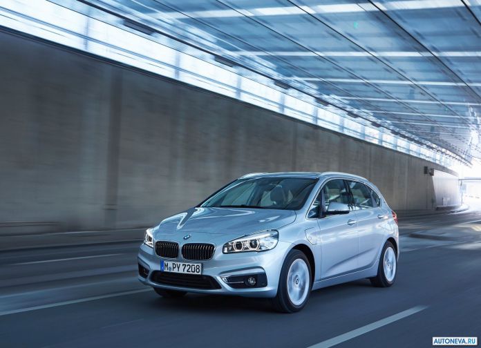 2016 BMW 225xe Active Tourer - фотография 14 из 118