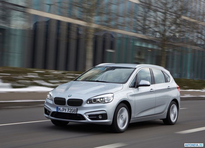 2016 BMW 225xe Active Tourer - фотография 17 из 118