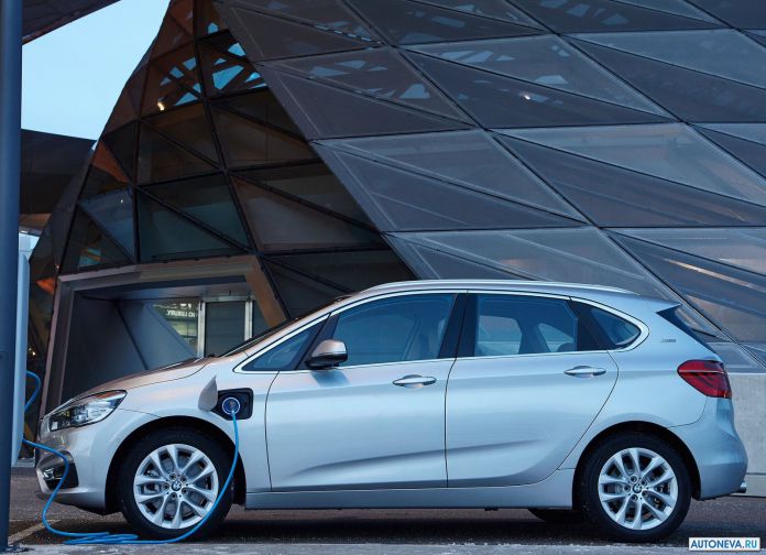 2016 BMW 225xe Active Tourer - фотография 32 из 118 2016 BMW 225xe Active Tourer - фотография 32 из 118