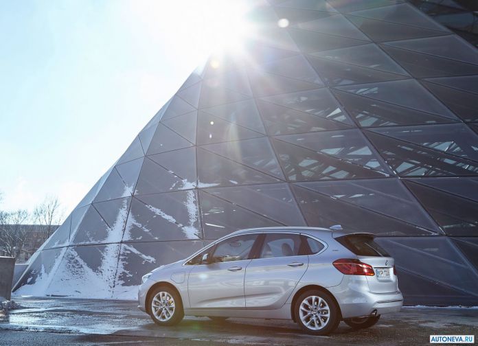 2016 BMW 225xe Active Tourer - фотография 47 из 118 2016 BMW 225xe Active Tourer - фотография 47 из 118