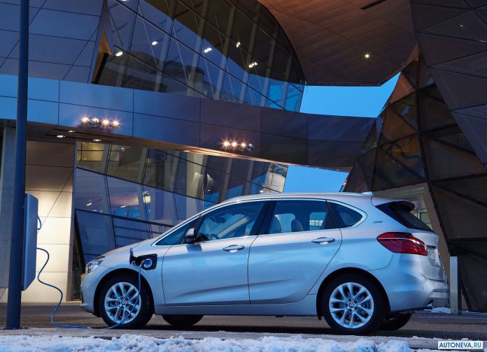 2016 BMW 225xe Active Tourer - фотография 49 из 118 2016 BMW 225xe Active Tourer - фотография 49 из 118