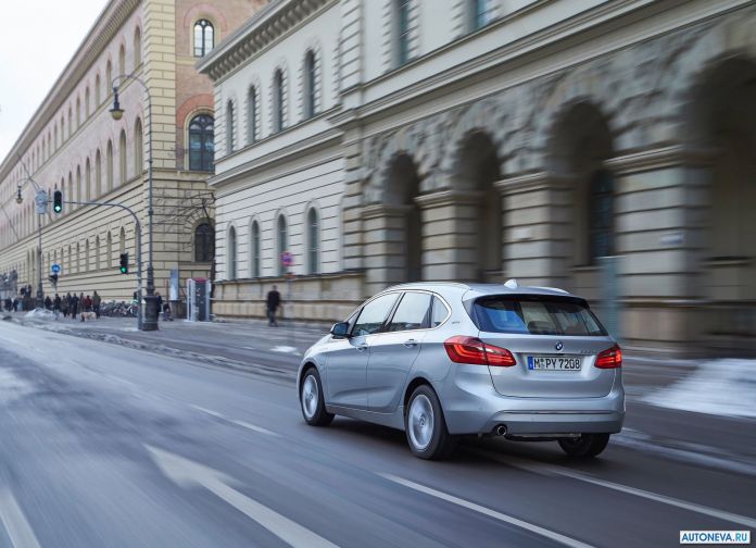 2016 BMW 225xe Active Tourer - фотография 62 из 118