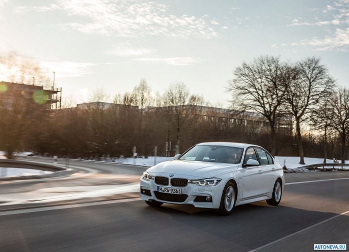 2016 BMW 330e - фотография 17 из 89 2016 BMW 330e - фотография 17 из 89