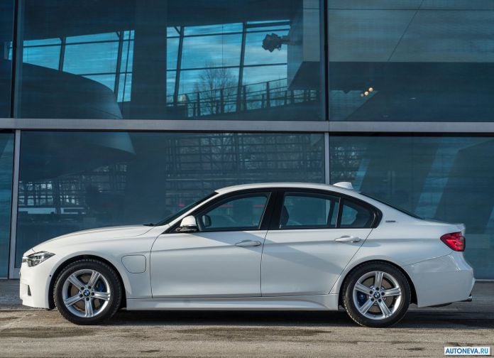 2016 BMW 330e - фотография 23 из 89 2016 BMW 330e - фотография 23 из 89
