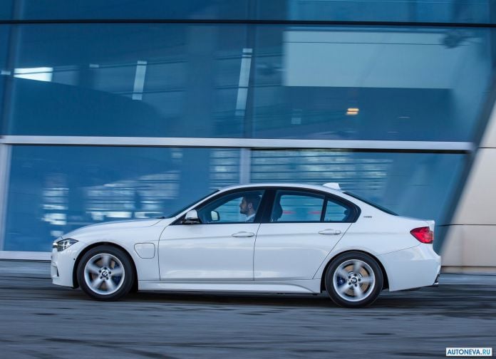 2016 BMW 330e - фотография 24 из 89 2016 BMW 330e - фотография 24 из 89