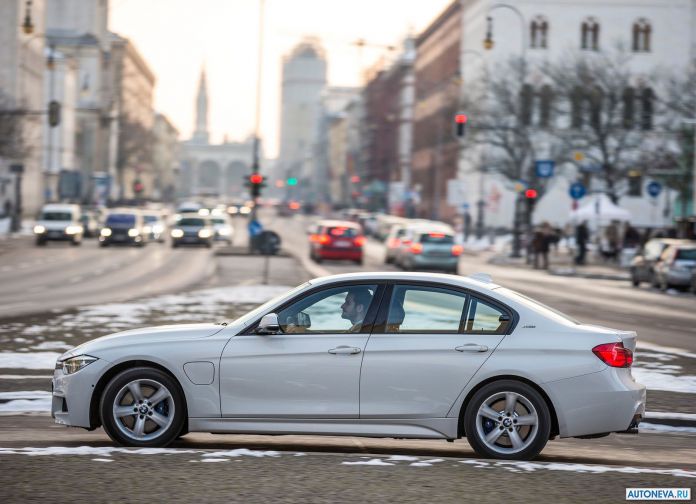 2016 BMW 330e - фотография 25 из 89 2016 BMW 330e - фотография 25 из 89