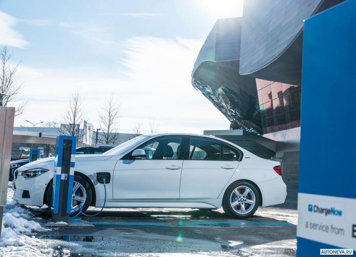 2016 BMW 330e - фотография 26 из 89 2016 BMW 330e - фотография 26 из 89