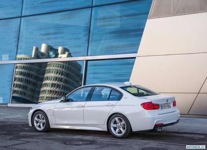 2016 BMW 330e - фотография 33 из 89 2016 BMW 330e - фотография 33 из 89