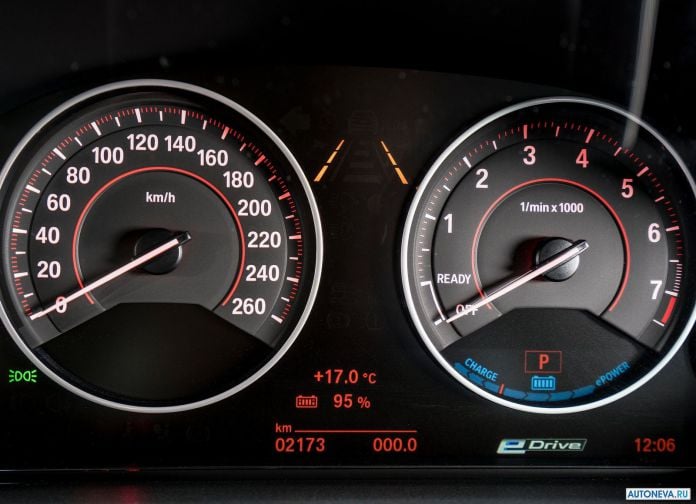 2016 BMW 330e - фотография 61 из 89 2016 BMW 330e - фотография 61 из 89