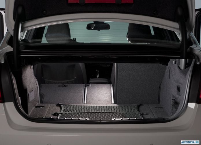 2016 BMW 330e - фотография 72 из 89 2016 BMW 330e - фотография 72 из 89
