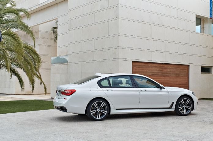 2016 BMW 7-Series - фотография 5 из 116 2016 BMW 7-Series - фотография 5 из 116