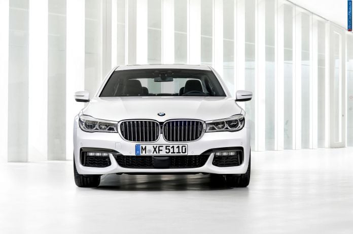 2016 BMW 7-Series - фотография 10 из 116