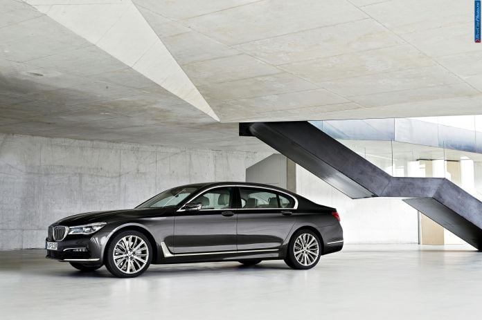 2016 BMW 7-Series - фотография 28 из 116