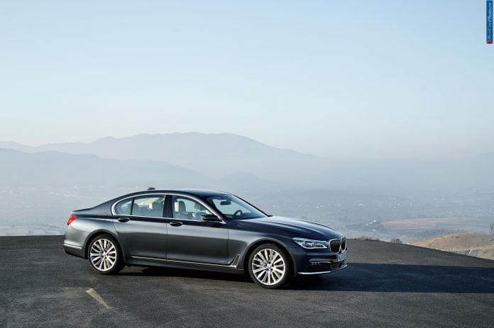 2016 BMW 7-Series - фотография 51 из 116